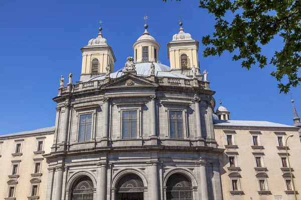 San Francisco el Grande Steeples Fora da Basílica Real Madrid S — Fotografia de Stock