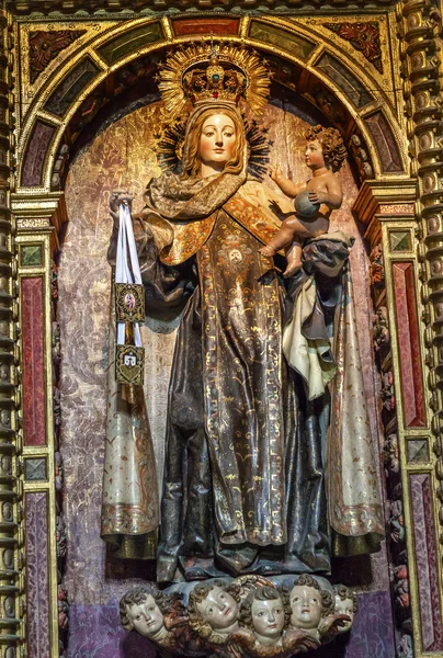 Virgem Maria Estátua de madeira Igreja de San Juan Bautista Ávila Castela — Fotografia de Stock