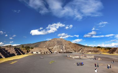 Ölü ay Tapınağı cadde piramit Teotihuacan Mexico City beni