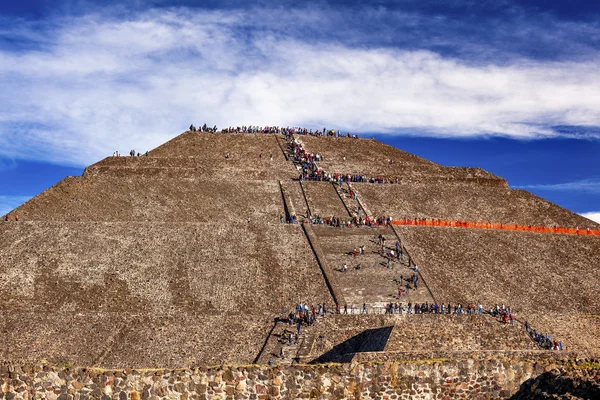 Tempel av solen klättring Pyramid Teotihuacan Mexico City Mexico — Stockfoto