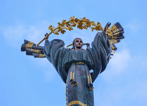 200 foot Independence Monument Berehynia  Maidan Kiev Ukraine — Stockfoto