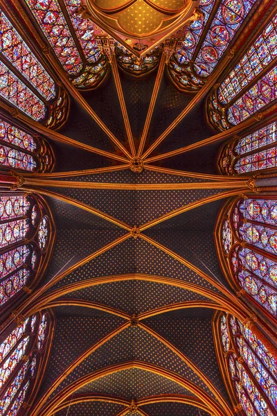 Gebrandschilderd glas kathedraal plafond Sainte Chapelle Parijs Frankrijk — Stockfoto