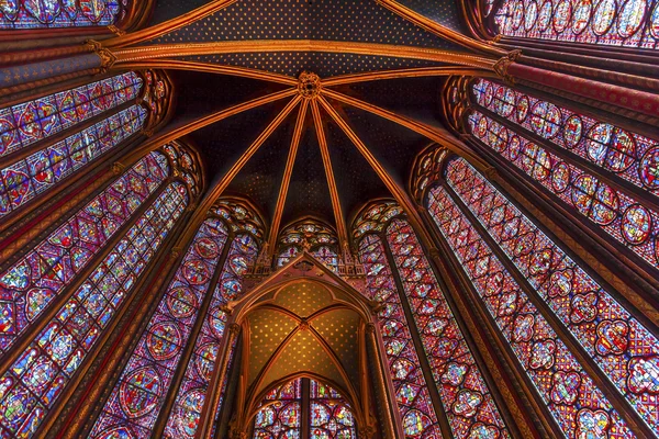 Målat glas katedral tak Sainte Chapelle Paris Frankrike — Stockfoto