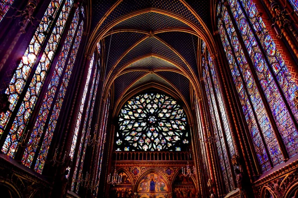 Τριαντάφυλλο παράθυρο βιτρό ανώτατο όριο καθεδρικών ναών Sainte Chapelle Pari — Φωτογραφία Αρχείου