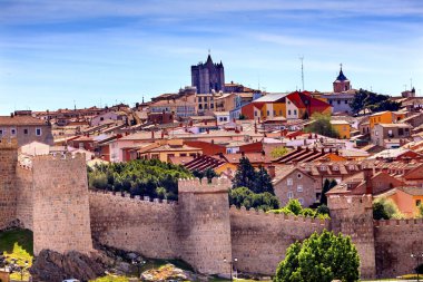 Avila antik ortaçağ şehir duvarları Castle Kastilya İspanya