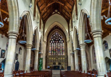 Dublin, İrlanda - 1 Temmuz 2025 İskenderiye Bazilikası 'ndan St Catherine Geniş Kemerli Cam Dublin İrlanda. Katolik kilisesi 1858 'de kuruldu. İskenderiyeli Aziz Catherine M.S. 305 'te İskenderiye' de öldü.