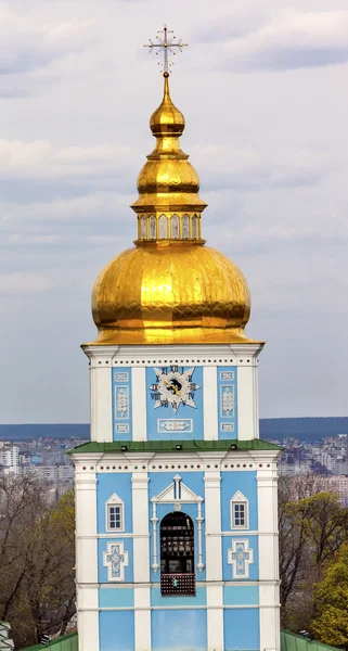 Tour de la cathédrale du monastère Saint-Michel Dômes d'or Kiev Xoain — Photo