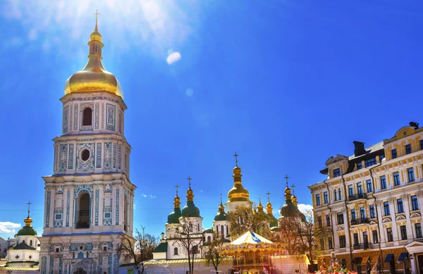 Santa Sofía Catedral de Sofía Spires Torre bajo el sol Sofiyskaya S —  Fotos de Stock