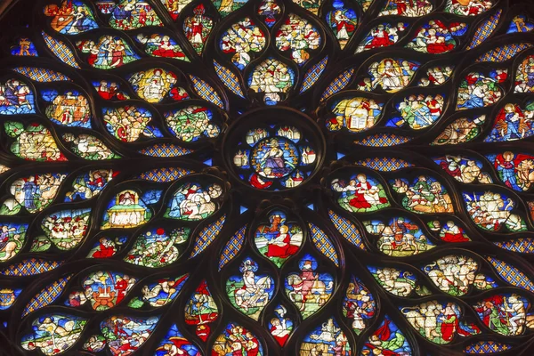 Jesus Rose-vindu farget glass Sainte Chapelle Paris Frankrike – stockfoto