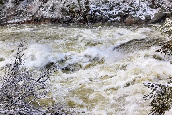 Wenatchee River Winter Rapids deixa gelo de neve Washington — Fotografia de Stock