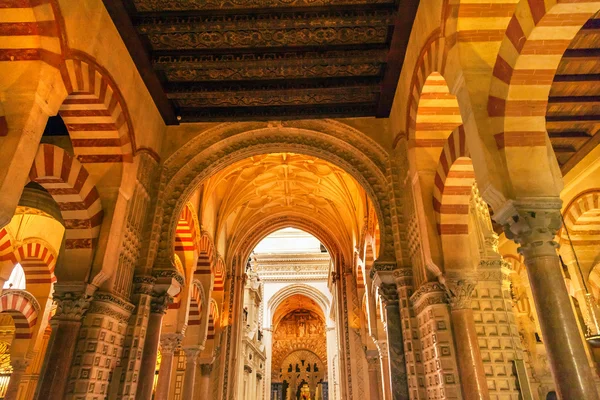 Capilla erste christliche kapelle bögen mezquita cordoba spanien — Stockfoto