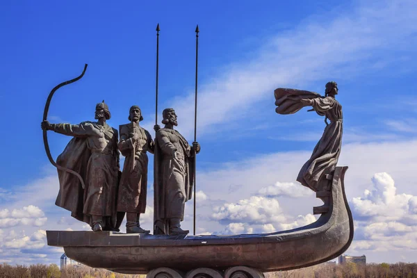 Monumento a los Fundadores Dniper River Kiev Symbol Kiev Ucrania —  Fotos de Stock