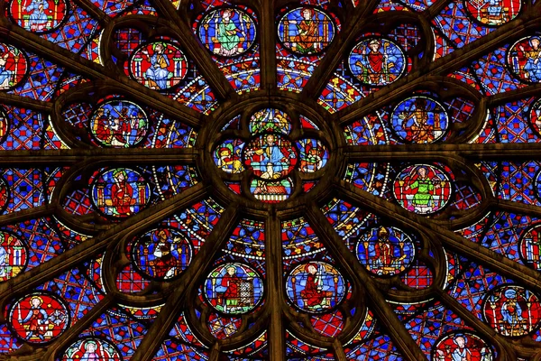 玫瑰窗耶稣基督染色玻璃 Notre Dame 巴黎法国 — 图库照片