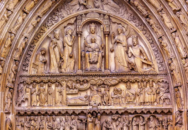 Statue Bibliche Vergine Maria Bambino Gesù Cattedrale di Notre Dame Parag — Foto Stock