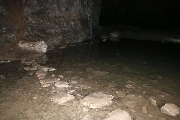 Doğal Taş Alçıtaşı Mağaralarının Çıkarılması Işlenmesinde Kullanılan Terk Edilmiş Eski — Stok fotoğraf