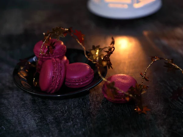 Macarons et lanterne fond alimentaire lunatique. — Photo