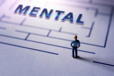 Akıl Sağlığı Konsepti. Bir akıl hastalığını tedavi etmek için terapist ya da kişiye meydan okuma. Psikolojik Karmaşıklık, Duygu, Anılar, Algılar ve İnsanların Dilekleri. Maze 'de minyatür