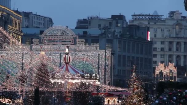 Duża Karuzela Placu Czerwonym Moskwie Rynek Bożego Narodzenia Dekoracje Mieście — Wideo stockowe