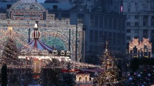 Duży Karuzela Średni Strzał Placu Czerwonym Moskwie Bożonarodzeniowy Targ Dekoracje — Wideo stockowe