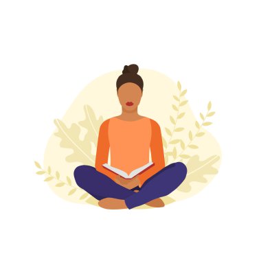 Koyu tenli, Afro-Amerikalı, kırmızı dudaklı, etrafı ev bitkileriyle çevrili bir yastığa oturmuş kitap okuyan bir kız. Vektör illüstrasyonu beyaz arkaplanda izole edildi