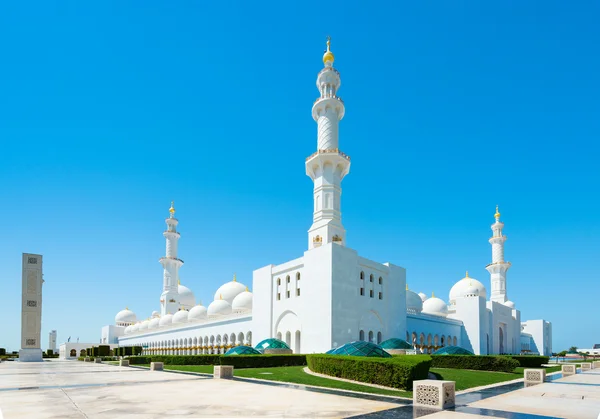 Scheich-Zayed-Moschee am 2. Oktober 2014 in Abu Dhabi — Stockfoto