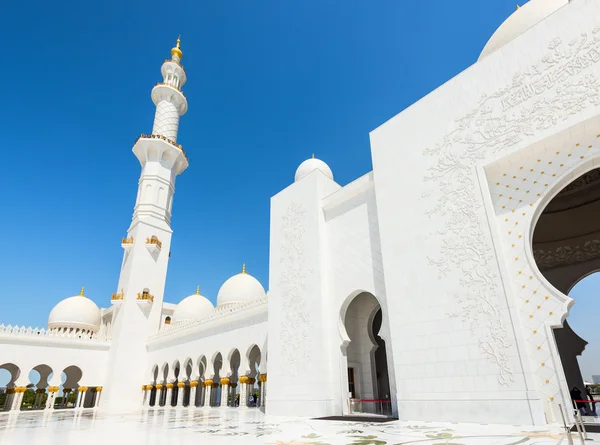 Sheikh Zayed Grand Mosque on October 2, 2014 in Abu Dhabi — Stock Photo, Image