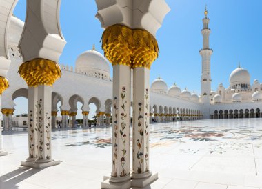 Büyük Sheik Zayed Camisi 2 Ekim 2014 tarihinde Abu Dabi