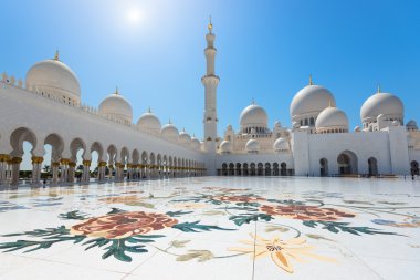 Büyük Sheik Zayed Camisi 2 Ekim 2014 tarihinde Abu Dabi