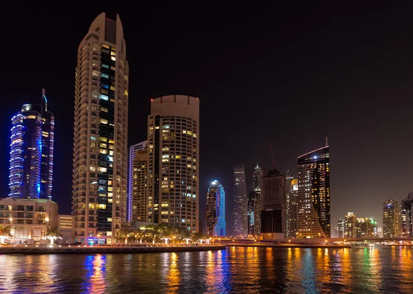 DUBAI, Emiratos Árabes Unidos: Rascacielos de Dubai Marina on septiembre 29, 2014 —  Fotos de Stock