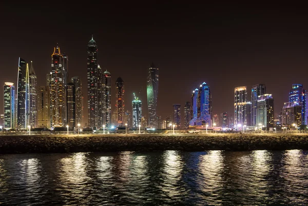 DUBAI, EAU : Les gratte-ciel de Dubai Marina le 29 septembre 2014 — Photo