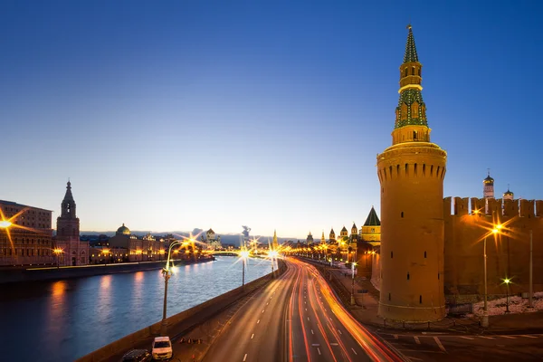 Moskau, russland: panorama von kremlin am abend — Stockfoto