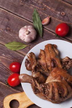 Kızarmış ördek bacak