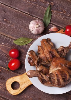 Kızarmış ördek bacak