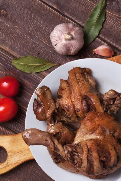 Kızarmış ördek bacak