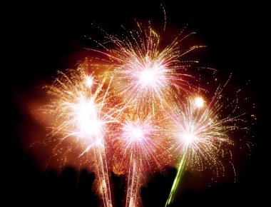 Siyah arka planda havai fişekler