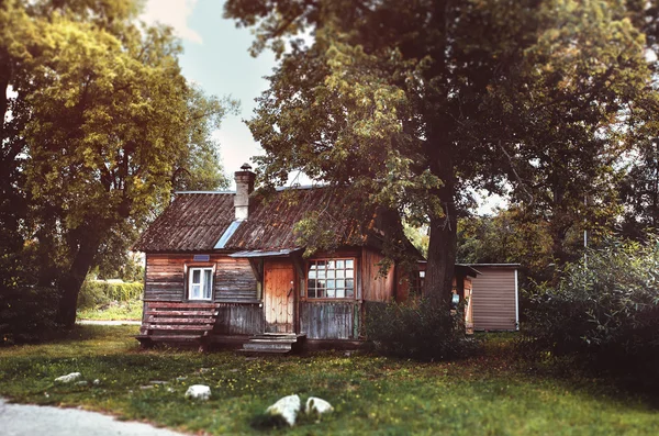 Casa en un pueblo — Foto de Stock