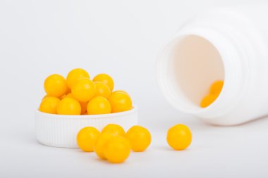 Sarı vitaminler ile tıbbi ambalaj