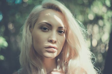 güzel Bayan niteliğine