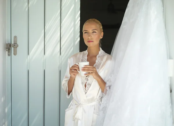 Beautiful bride — Stock Photo, Image