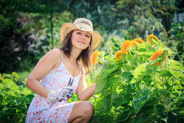 Bahçede çalışıyorum. — Stok fotoğraf