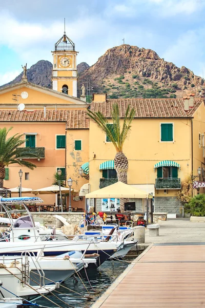 De straten van Porto Azzurro — Stockfoto