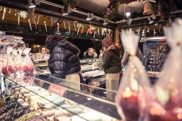 El mercado de Navidad —  Fotos de Stock