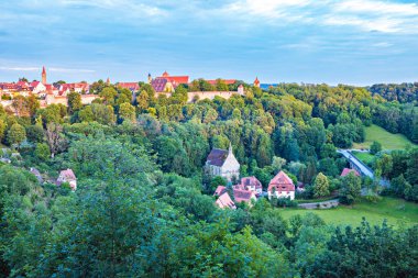 ROTHENBURG OB DER TAUBER, GERMANY - CIRCA HAZİRAN 2020: Bavyera, Almanya 'da Rothenburg ob der Tauber kasabası
