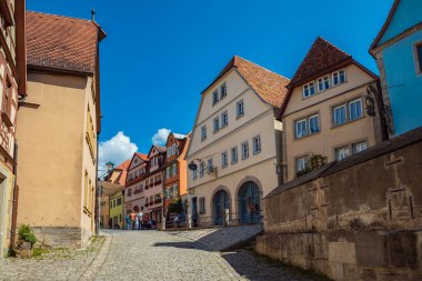ROTHENBURG OB DER TAUBER, GERMANY - CIRCA HAZİRAN 2020: Bavyera, Almanya 'da Rothenburg ob der Tauber kasabası