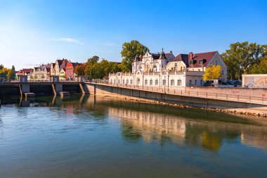 LANDSHUT, GERMANY - CIRCA EPTEMBER, 2020: Bavyera, Almanya 'da Landshut ve Isar Nehri' nin merkezi