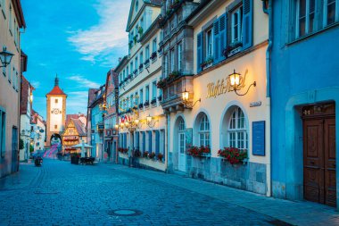 ROTHENBURG OB DER TAUBER, GERMANY - CIRCA HAZİRAN 2020: Bavyera, Almanya 'da Rothenburg ob der Tauber kasabası