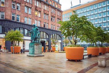 HAMBURG, GERMANY - CIRCA AĞUSTOS, 2020: Hamburg, Almanya 'nın Buergermeister-Petersen Meydanı.