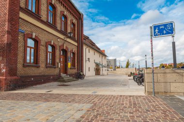 REGENSBURG, BAVARIA, GERMANY - CIRCA OKTOBER, 2020: Regensburg kasabasının Donaulaende 'si, Almanya.