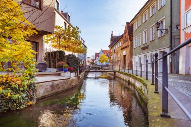 MEMINGEN, GERMANY - CIRCA NOVEMBER 2021: The Obere Bachgasse and Memminger Ach in Memmingen, Bayern, Deutschland of Memmingen, Bavyera, Almanya 
