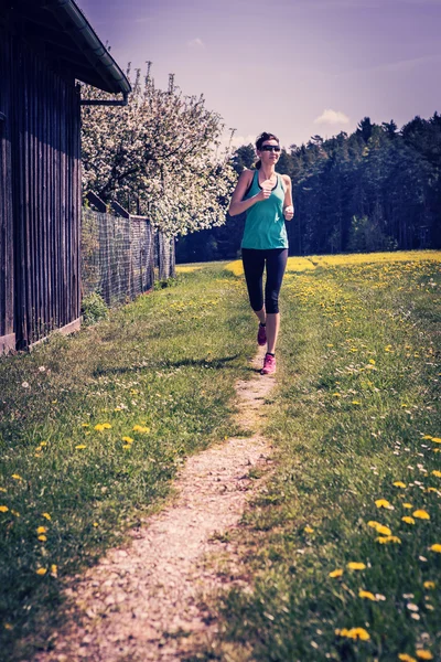 Jogging kvinna — Stockfoto